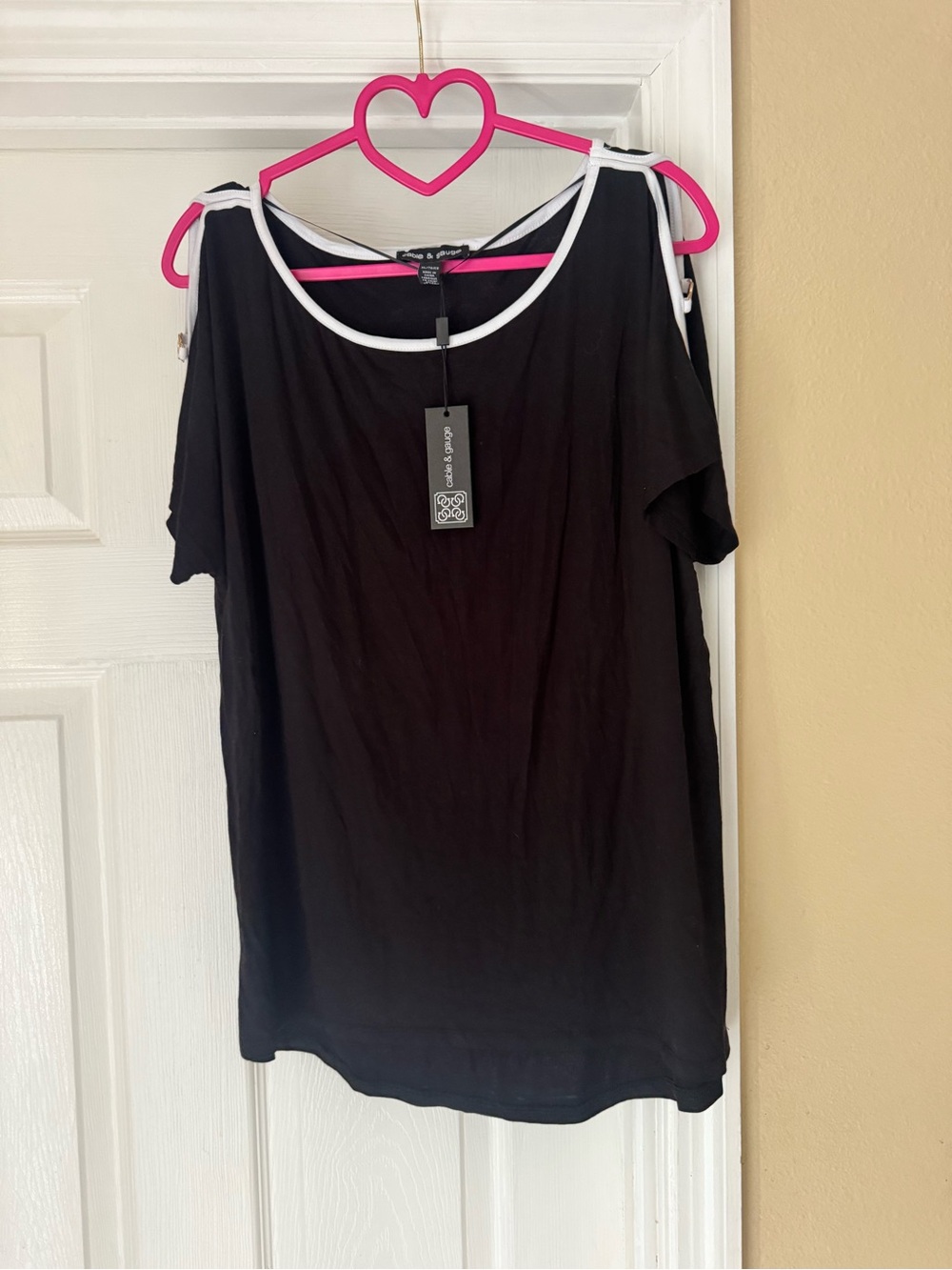 Cable & Gauge Black Cold Shoulder Top White Trim Gold Hardware XL NWT